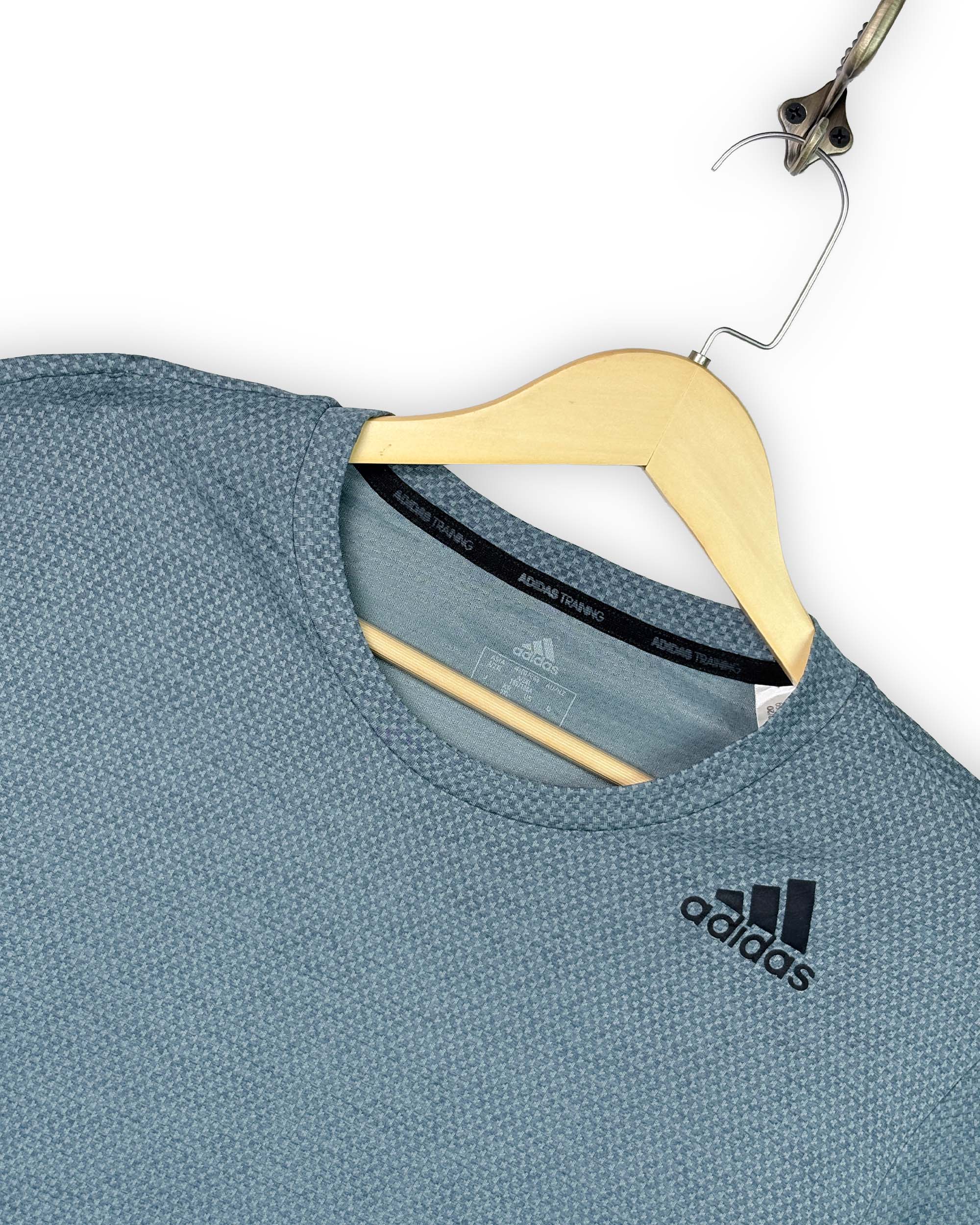 ADIDAS DRI FIT T - SHIRT - L