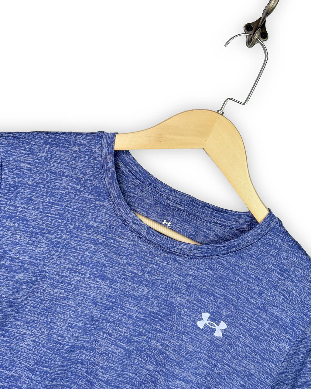 UNDER ARMOUR T - SHIRT - M