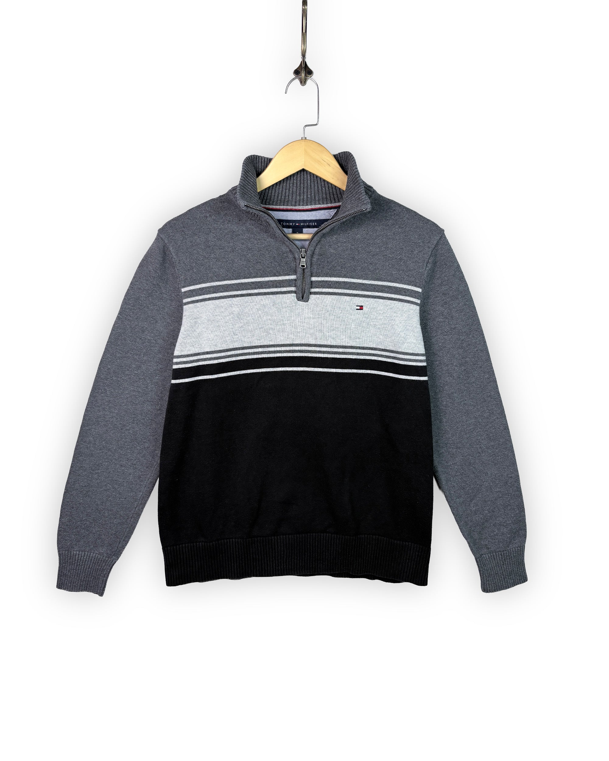 TOMMY HILFIGER SWEATER - M