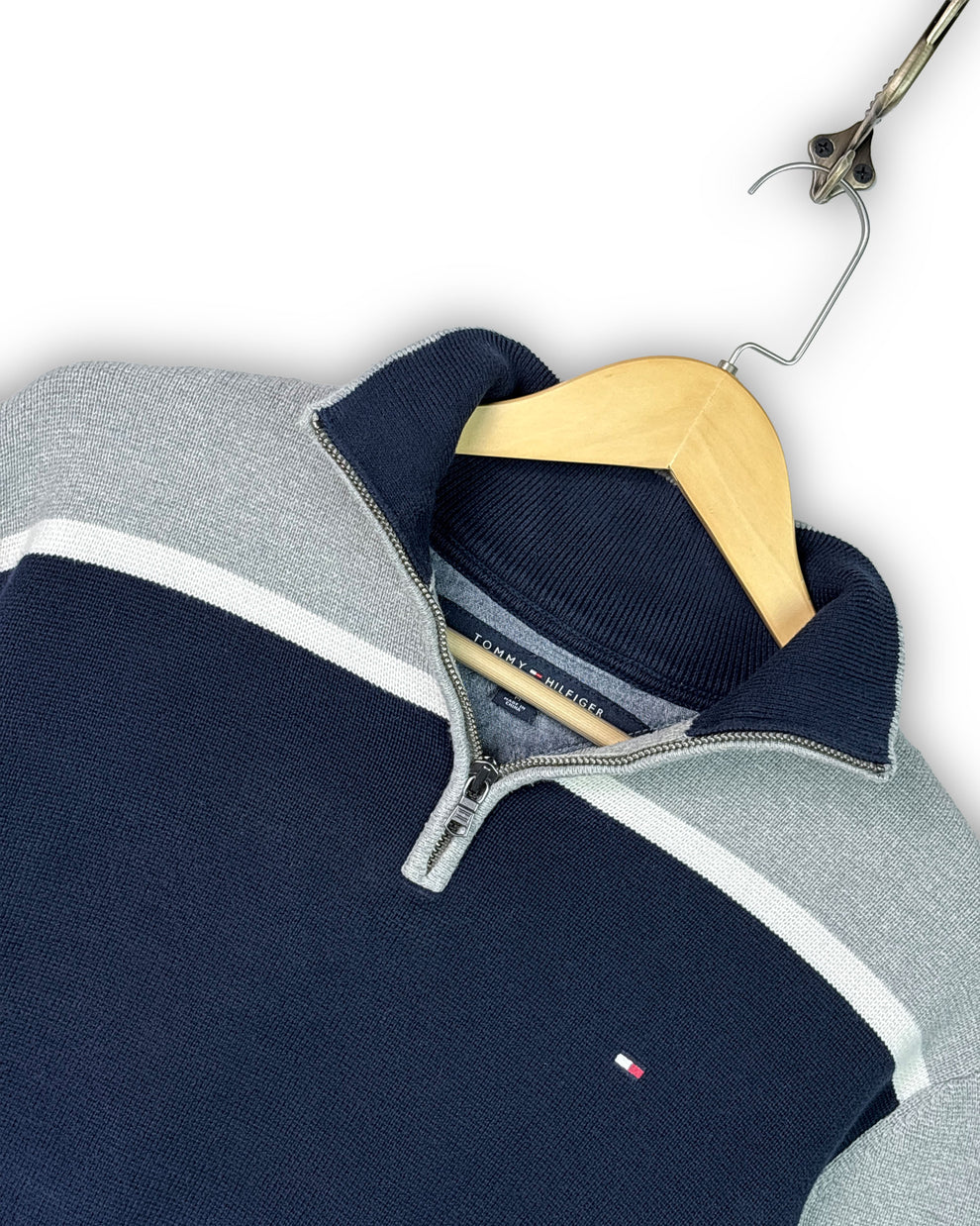 TOMMY HILFIGER SWEATER - M