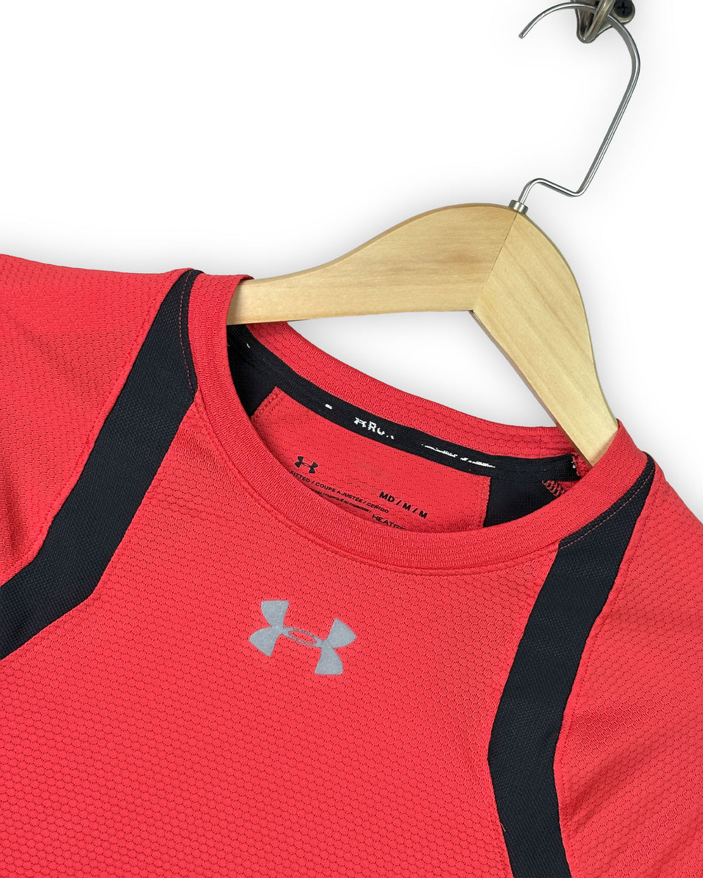 UNDER ARMOUR T - SHIRT - M