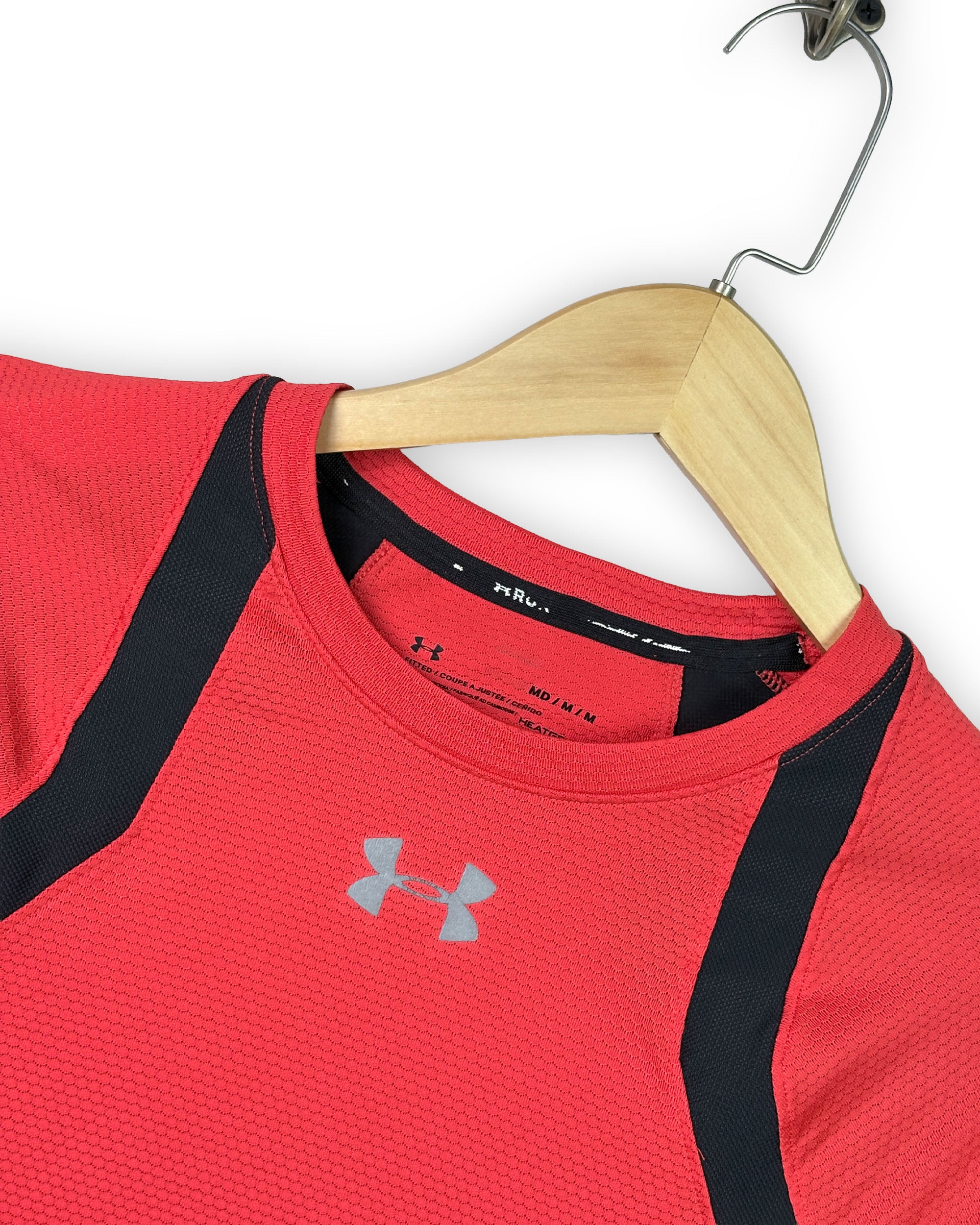 UNDER ARMOUR T - SHIRT - M