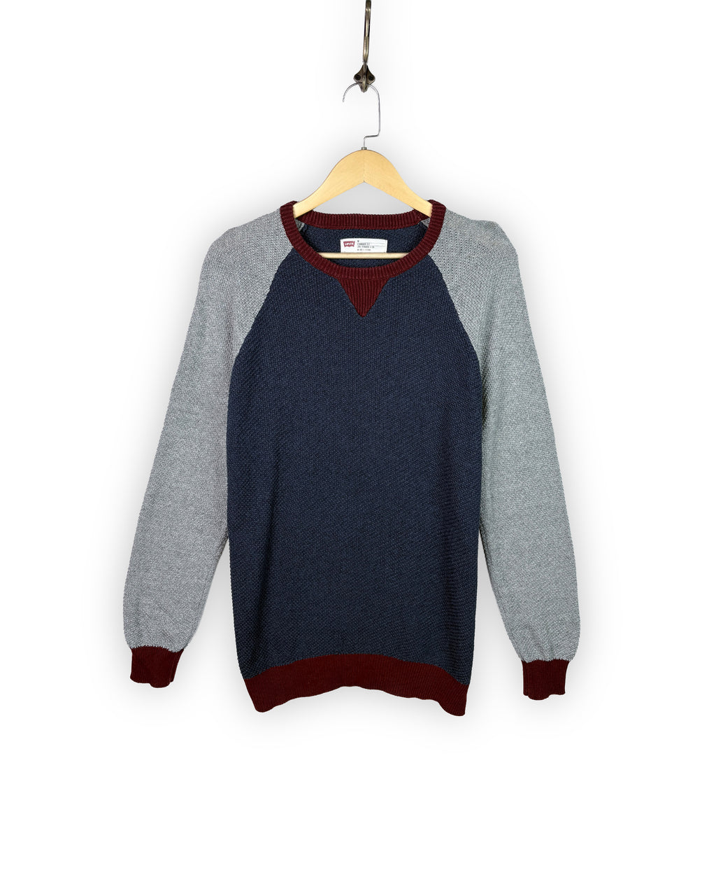 LEVIS SWEATER - M