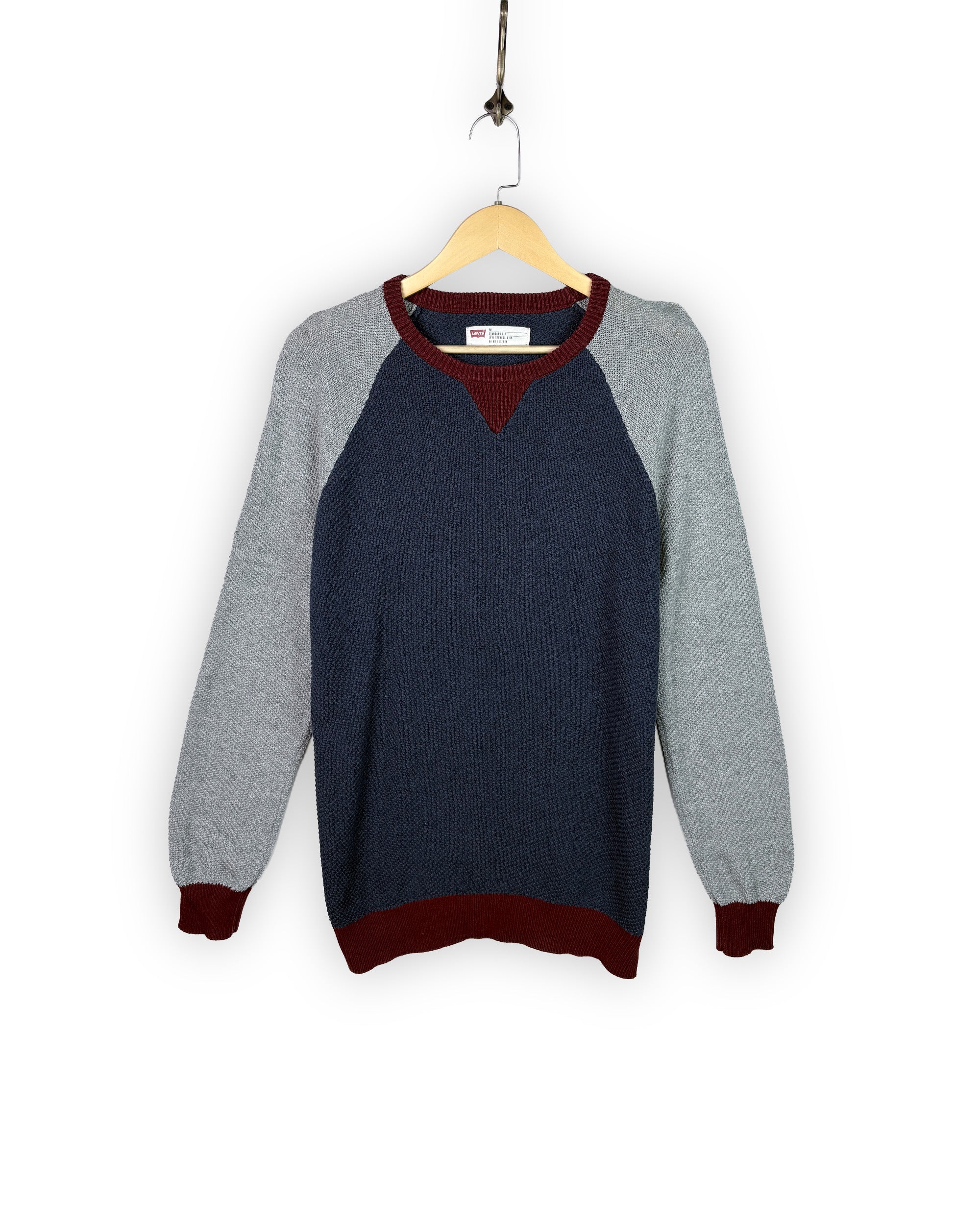 LEVIS SWEATER - M