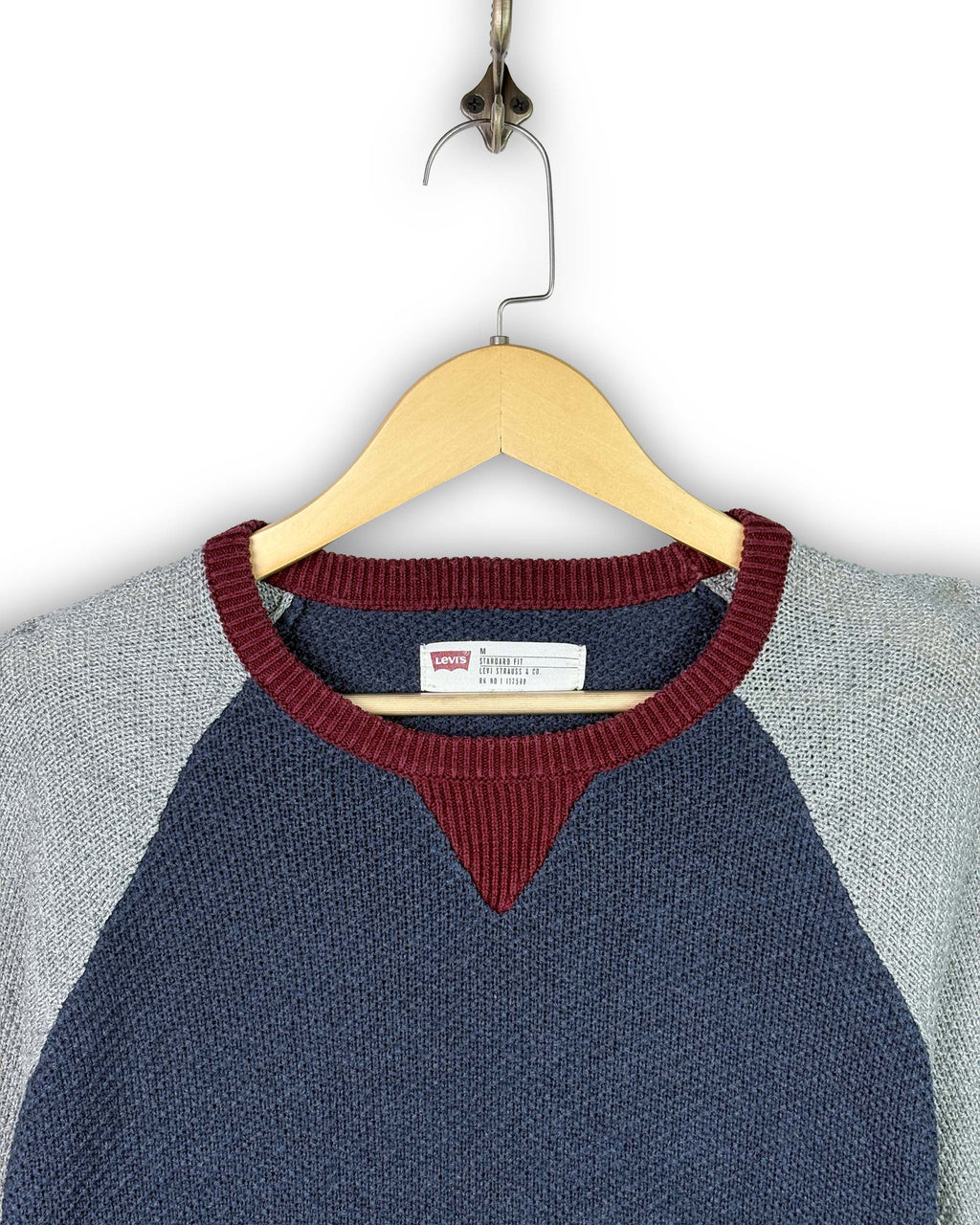 LEVIS SWEATER - M