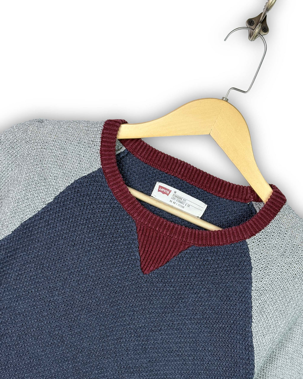 LEVIS SWEATER - M