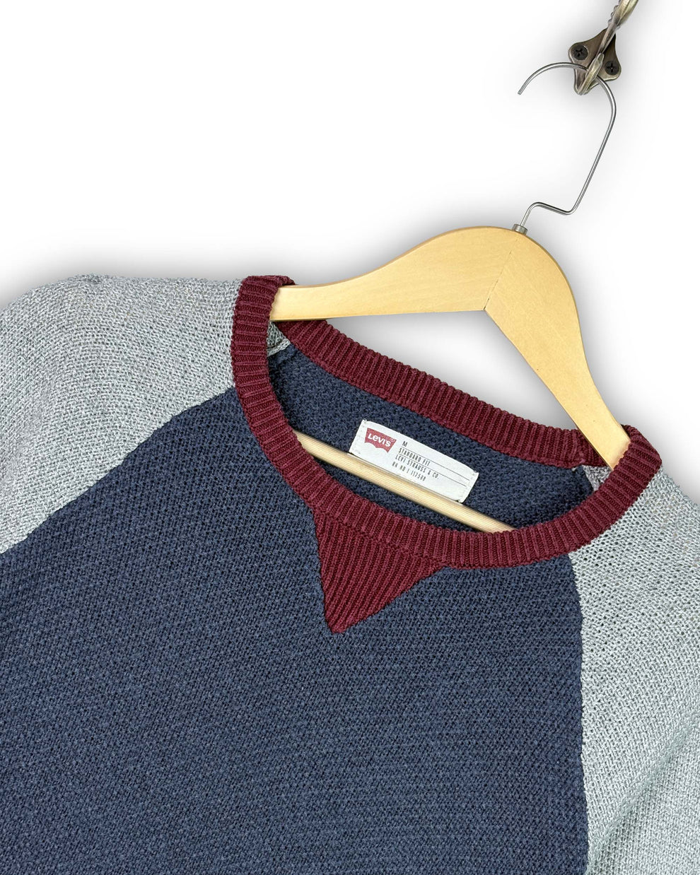 LEVIS SWEATER - M