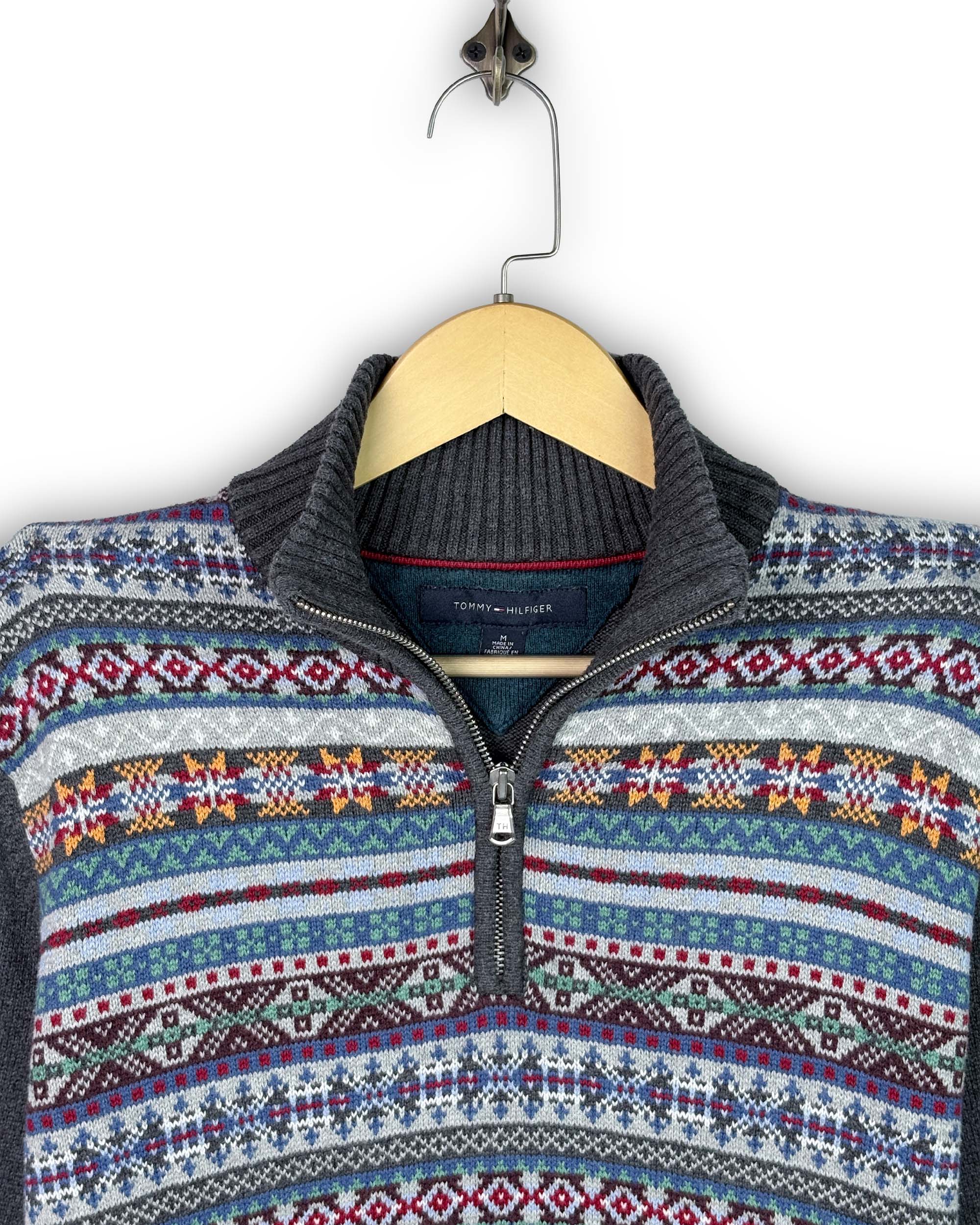 TOMMY HILFIGER SWEATER - M