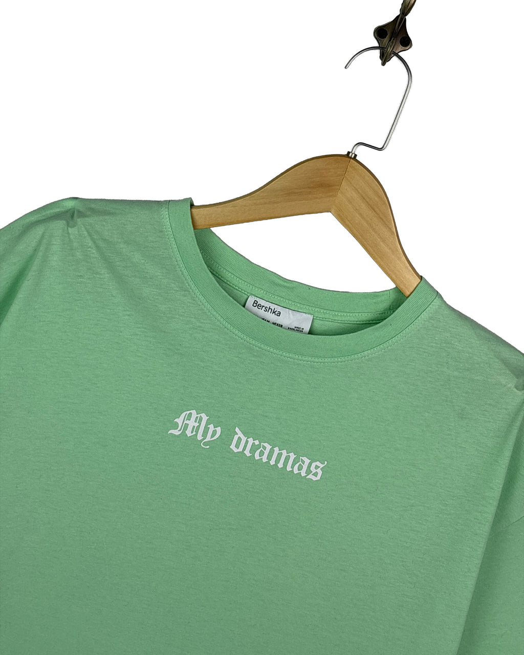 BERSHKA T - SHIRT - L