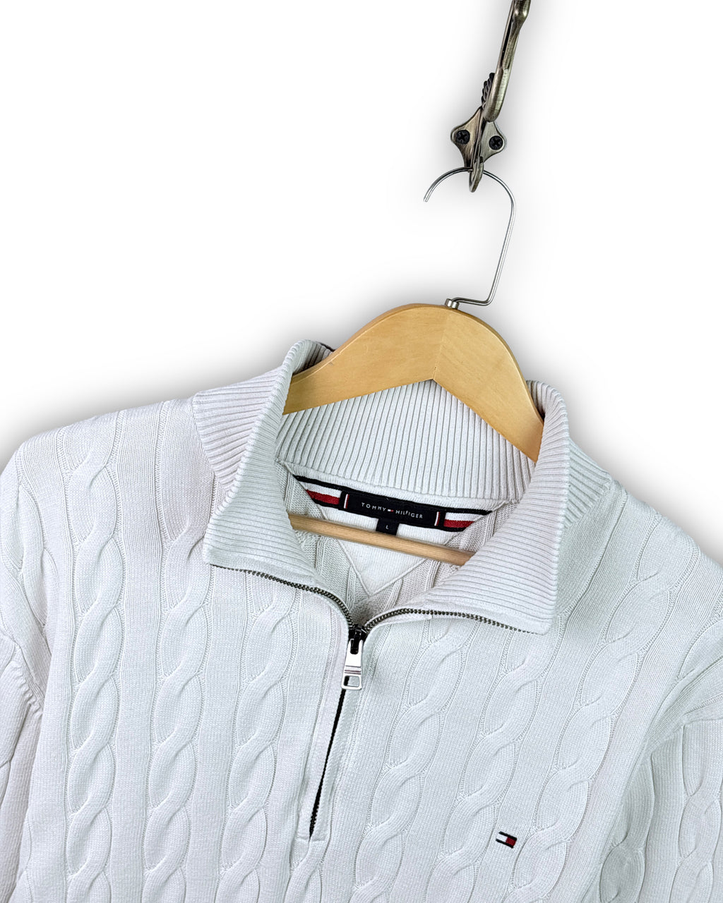 TOMMY HILFIGER CABLE KNIT SWEATER - L