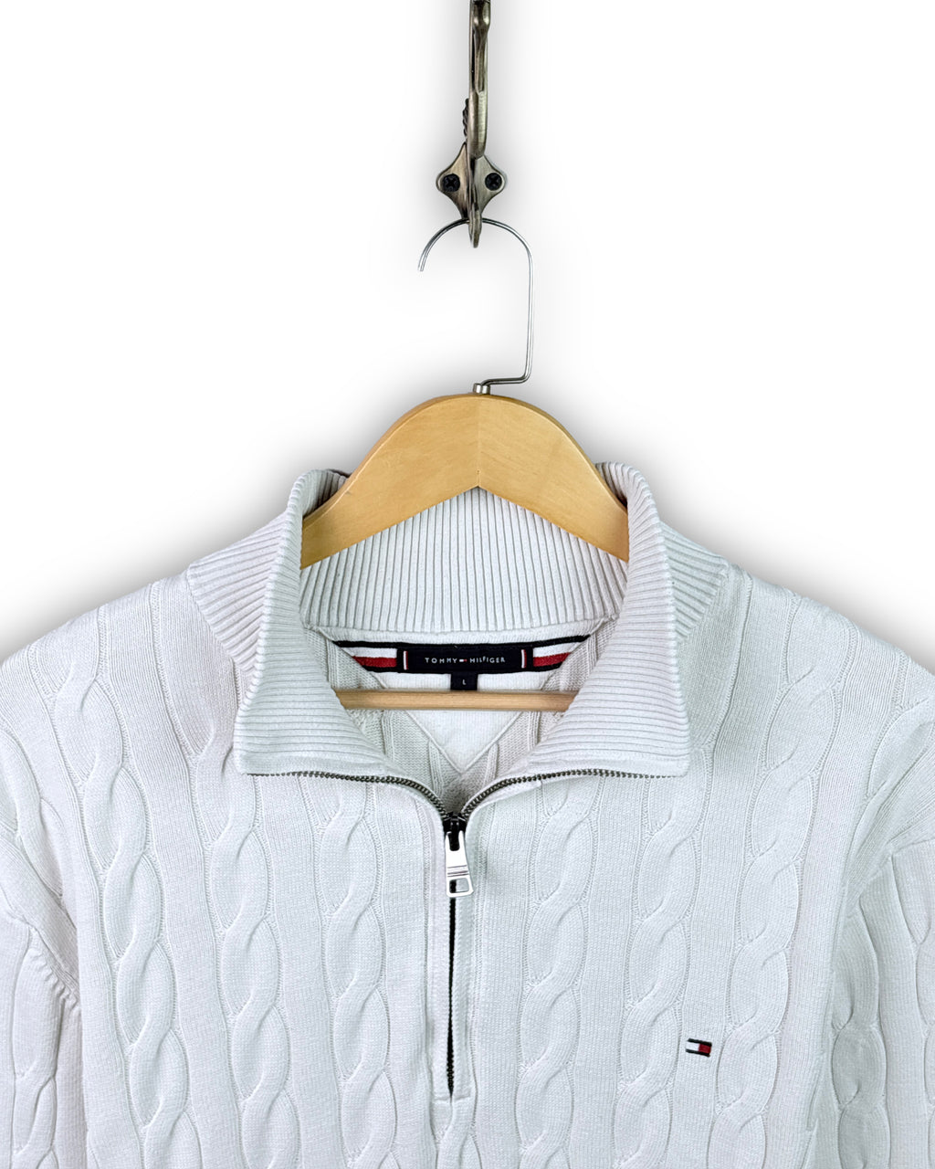 TOMMY HILFIGER CABLE KNIT SWEATER - L