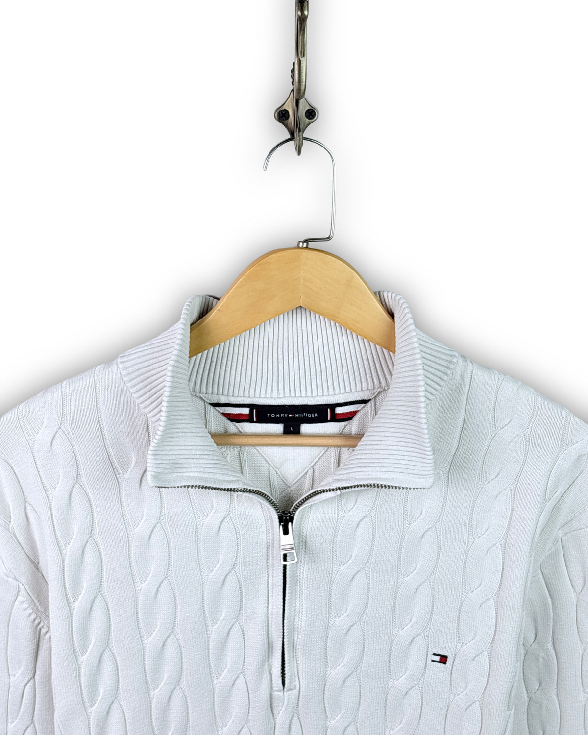TOMMY HILFIGER CABLE KNIT SWEATER - L