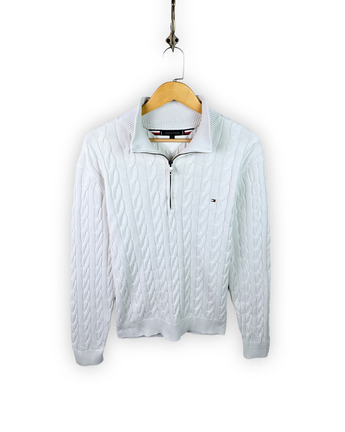 TOMMY HILFIGER CABLE KNIT SWEATER - L