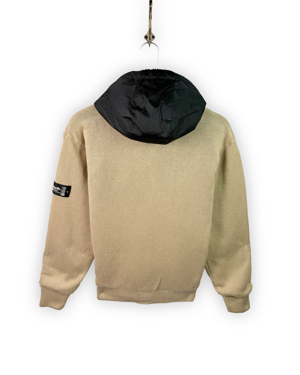 BENCH. JACKET TAG INTACT - M